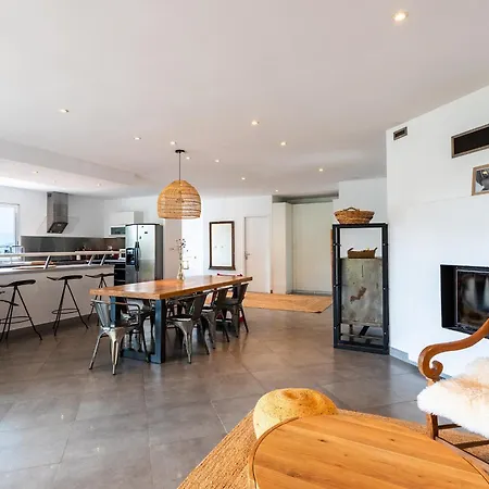فيلة Nidazur Vi4413 By Riviera Homes