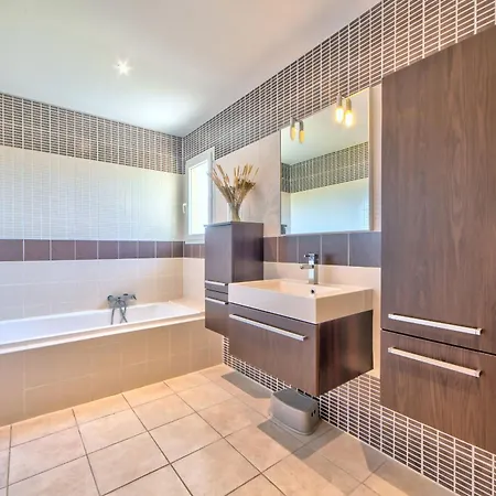 فيلة Nidazur Vi4413 By Riviera Homes